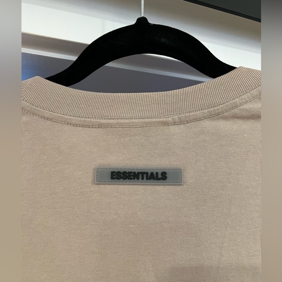 Never worn Essentials Tee- Size Large - Picture 3 of 3